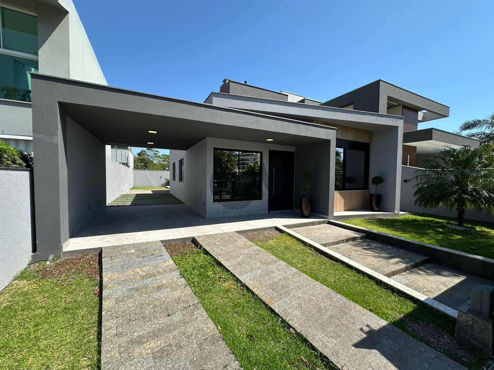 Casa 2 Dormitórios (2 Suítes) | Fechadura Eletrônica | 2 Vagas | Praia de Fora - Palhoça/SC