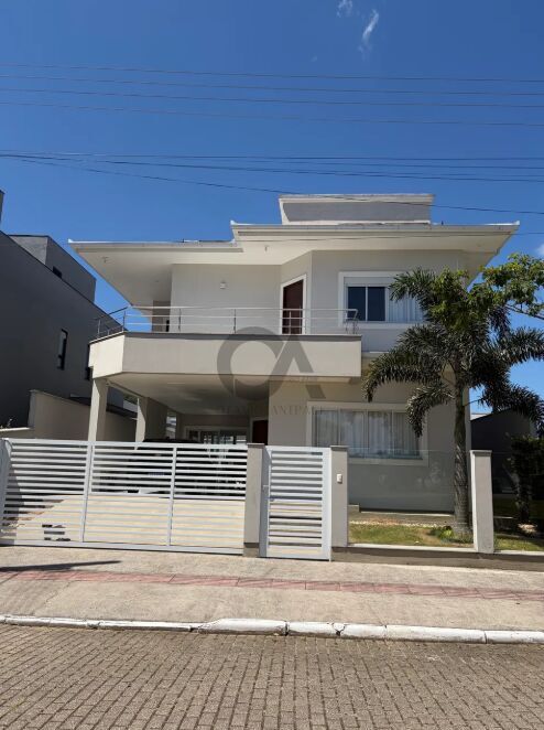 Casa 3 dormitórios com suíte e closet | Piscina privativa | Espaço gourmet | Praia de Fora – Palhoça/SC