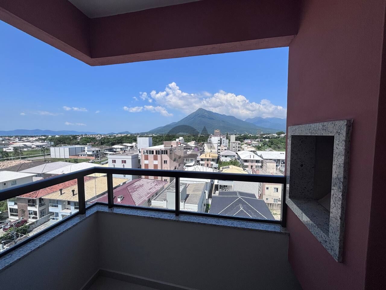 Apartamento 3 Dormitórios (1 Suíte) | Varanda Gourmet | Vista para o Cambirela e Pedra Branca | Palhoça/SC